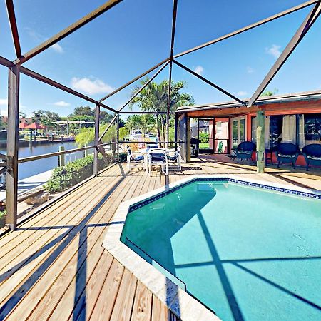 ウェストパームビーチ Waterfront Oasis On Private Dock, Pool, & Firepit!ヴィラ エクステリア 写真